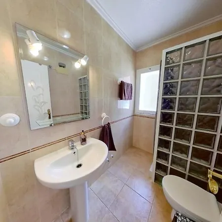 Hébergement de vacances 3 Bed Quad House Altos De La Bahia Torrevieja